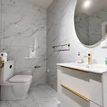 Yang 23rd Floor Panoramic View & King Bed, Parkin * Cluj-Napoca