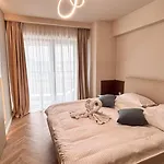 Yang 23rd Floor Panoramic View & King Bed, Parkin