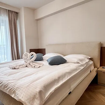 Yang 23rd Floor Panoramic View & King Bed, Parkin *