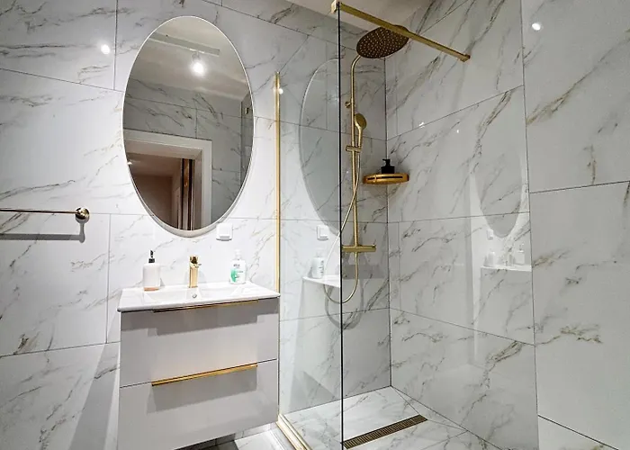 Апартаменти Yang 23Rd Floor Panoramic View & King Bed, Parkin Клуж-Напока